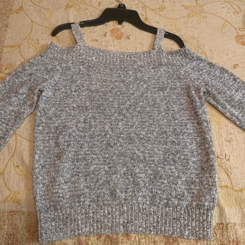 Gray long sleeve top